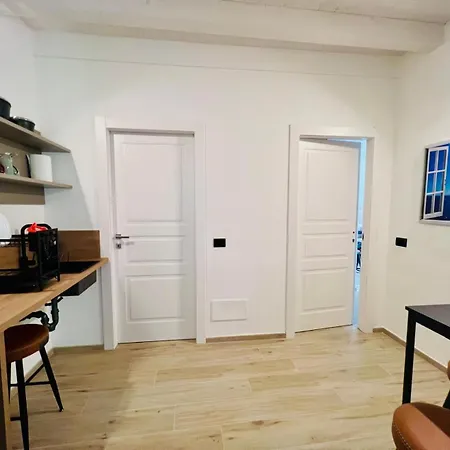 5 Terre Hub Art Apartment *